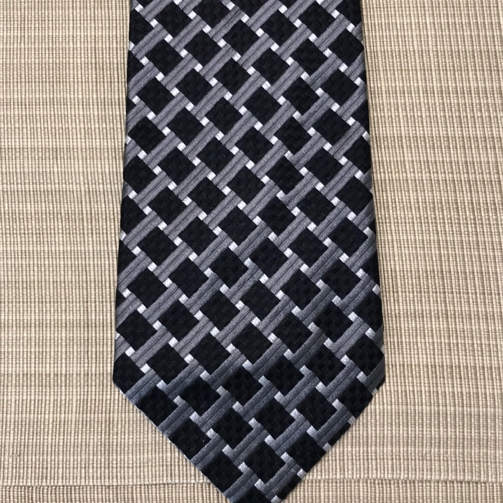 Faconnable tie - Picture 2 of 3